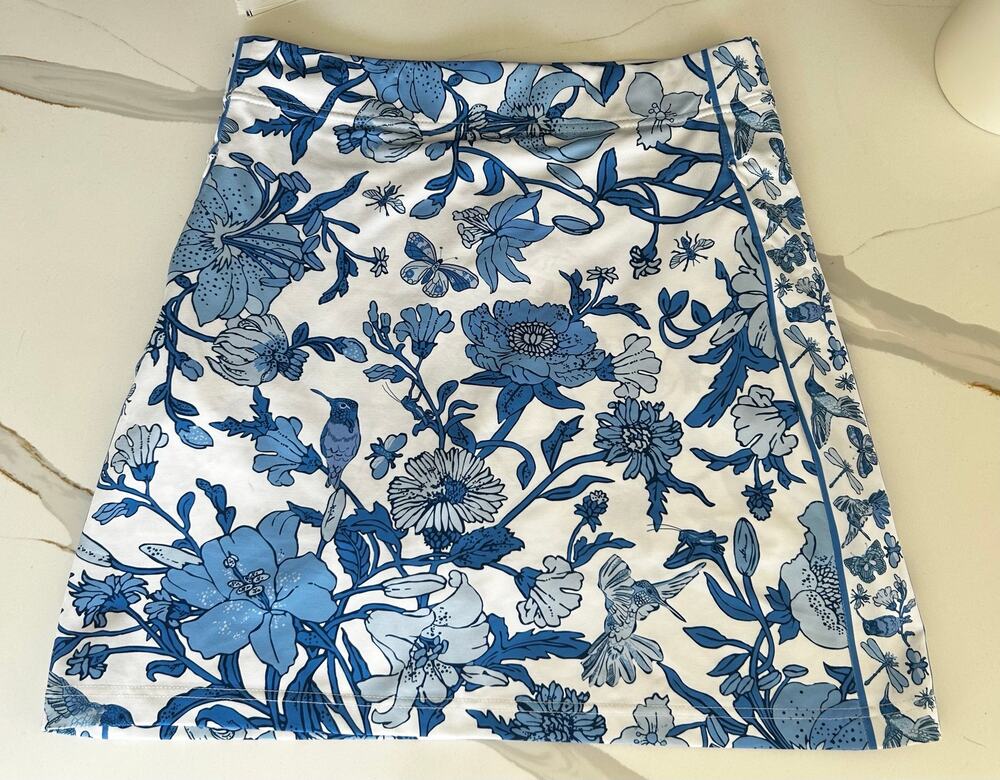 EUC Gretchen Scott Tennis Golf Pickleball Skort Smell The Roses Small - Picture 1 of 4
